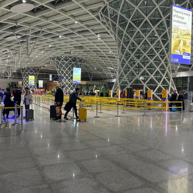 Havaalanında Yanlış Yönlendirme Ve Kaba Davranış