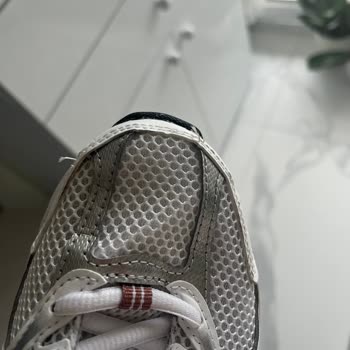 New Balance Ayakkabının Kalitesizliği Ve İlgisiz Müşteri Hizmeti