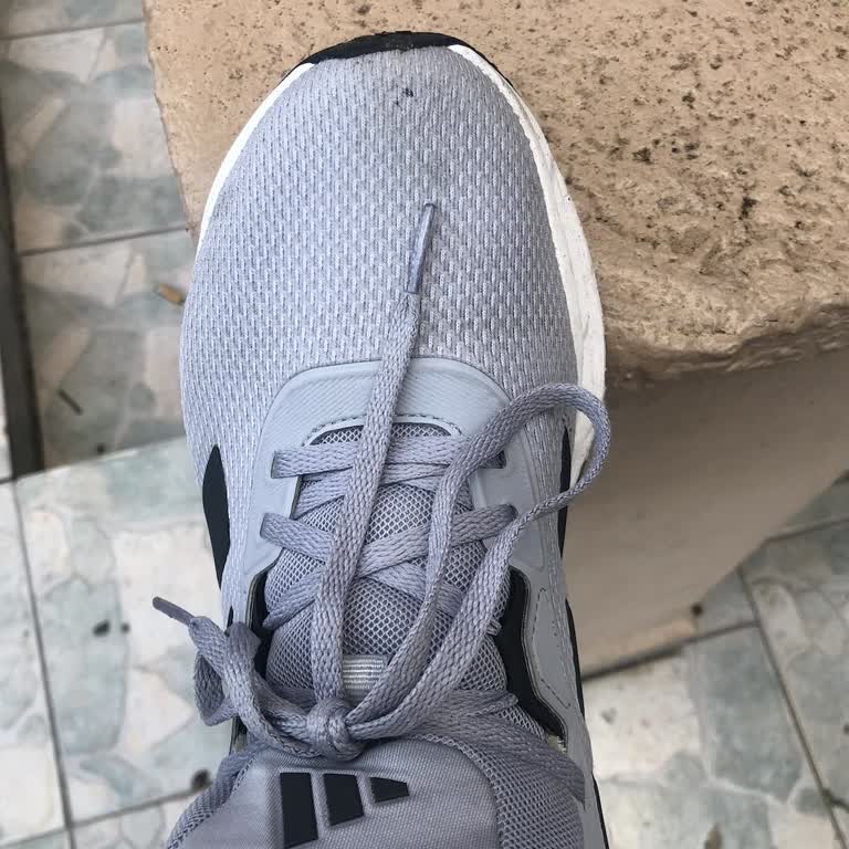 Adidas Ayakkabıda Erken Açılma Sorunu