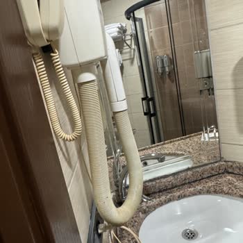 Yoğun Hafta Sonu Kaosu: Hayal Kırıklığı Yaratan Otel Deneyimi