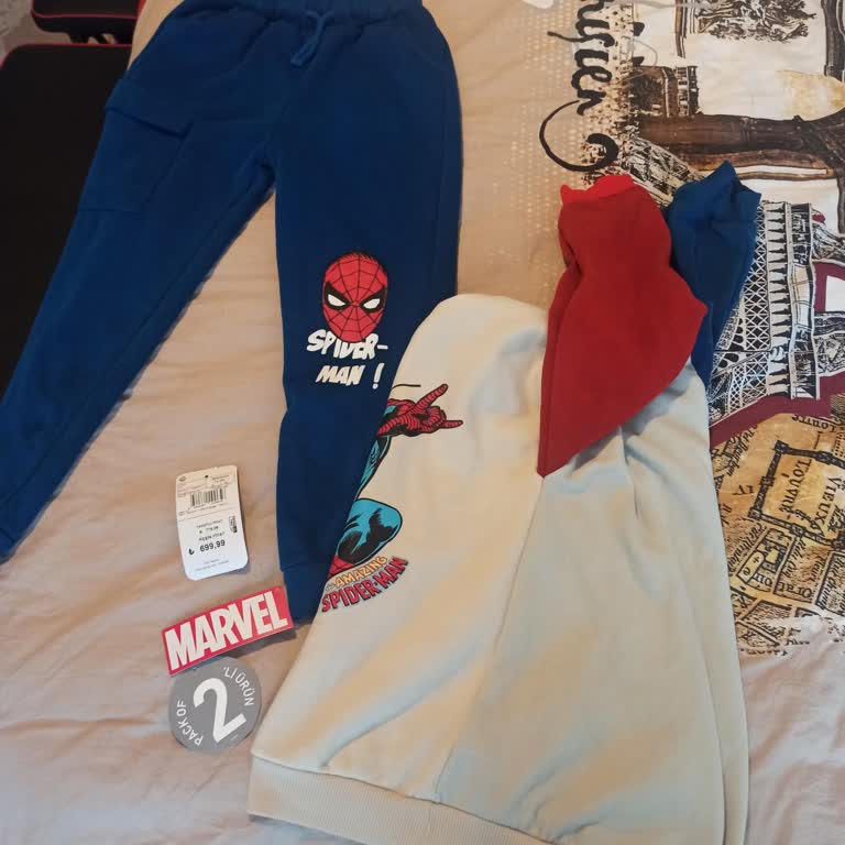 Renk Atan Marvel Eşofman Takımı