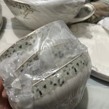 Kırık Tabaklar Ve Müşteri Hizmetleriyle Yaşanan Sorunlar