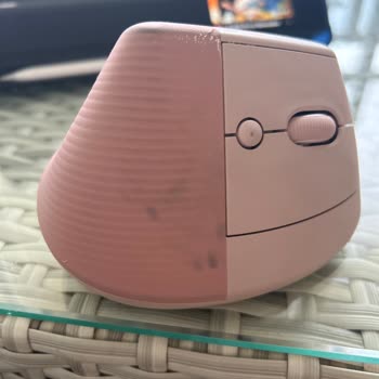 Logitech Mouse Üzerinde Lekeler Ve Soyulma Sorunu