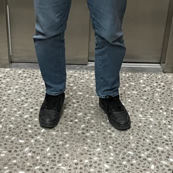 Mavi Kot Pantolon Diz İzi Sorunu