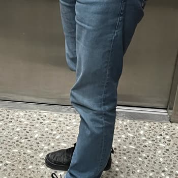 Mavi Kot Pantolon Diz İzi Sorunu