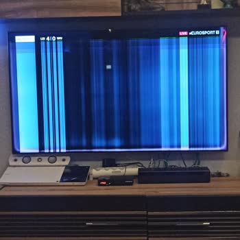 Samsung TV'de Beklenmedik Çizgi Sorunu Ve Yüksek Servis Ücreti Şoku