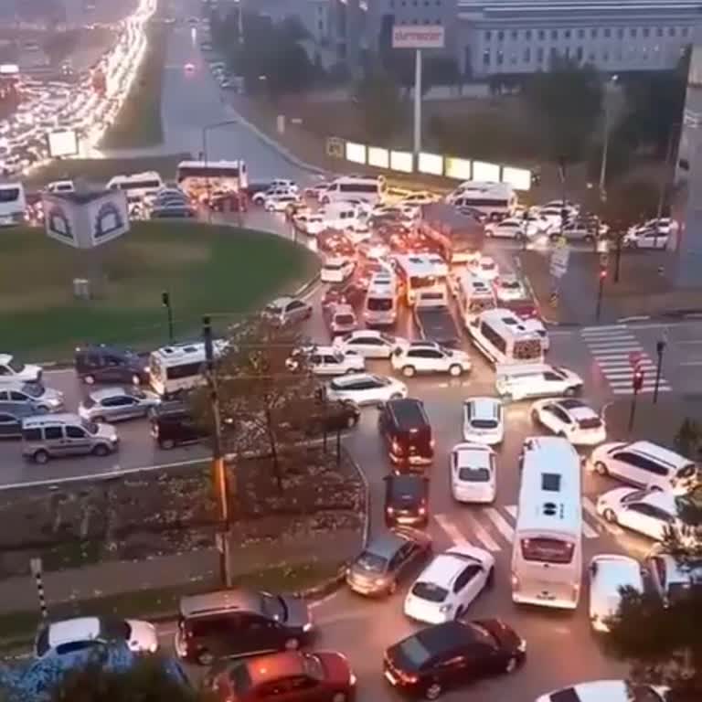 Ede Turizm İle Yaşanan İletişim Sorunları Ve Müşteri Memnuniyetsizliği