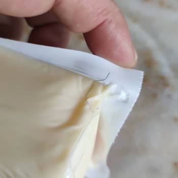 Market Rafında Kıl İçeren Ürün Şoku