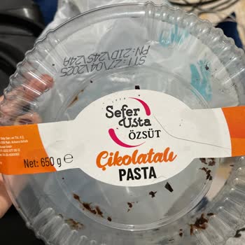 Pastanın İçinden Çıkan Plastik Şok Etti!