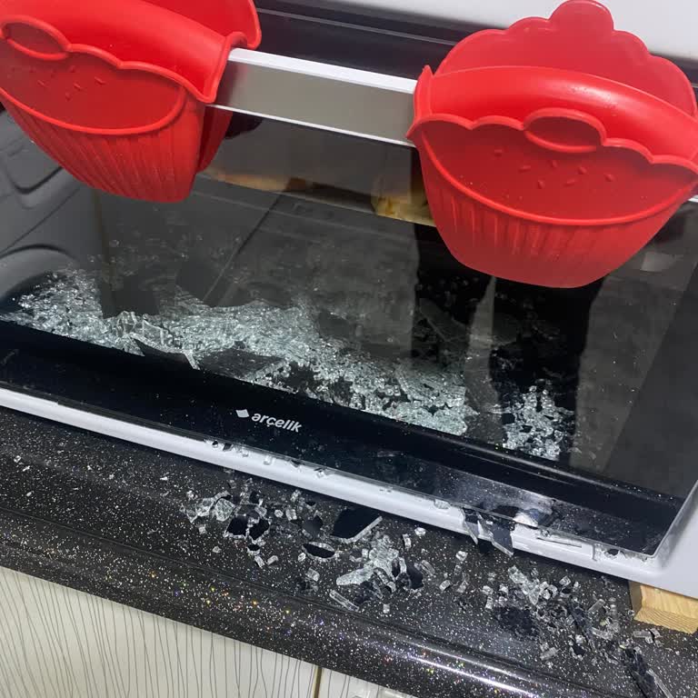 Arçelik Fırın İç Camı Patladı: Acil Ücretsiz Değişim Talebi