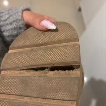 Pull And Bear Ayakkabılarında Hayal Kırıklığı: Garanti Sorunu