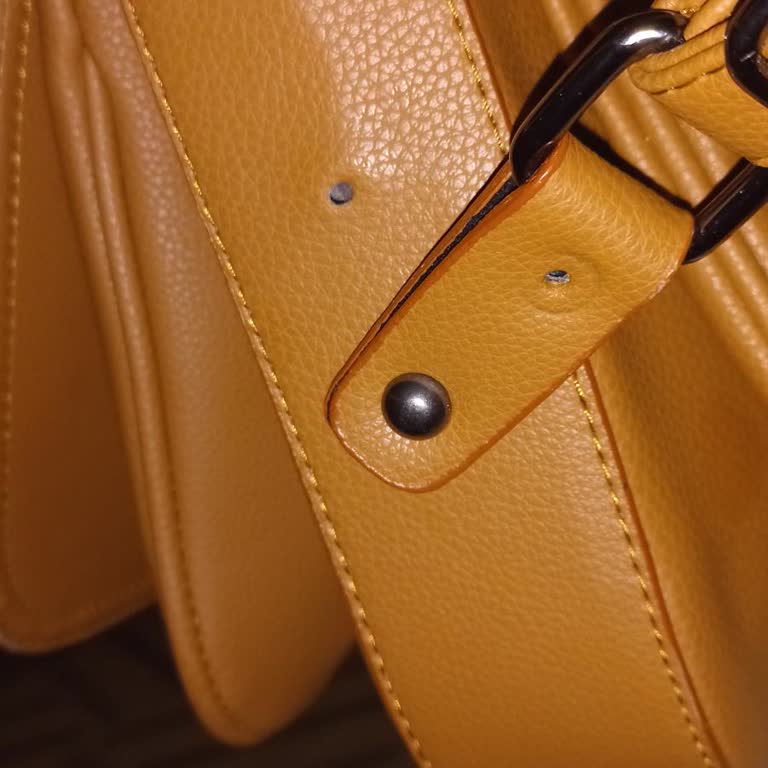 Armine Çantanın Bağlantı Noktası Neden Bu Kadar Dayanıksız