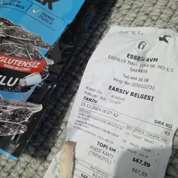 Market Alışverişinde Şok: Çekirdek Paketinden Sigara İzmariti Çıktı!