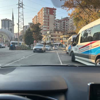 Trabzon'da Belediyelerin İlgisizliği Ve Trafik Tehlikesi
