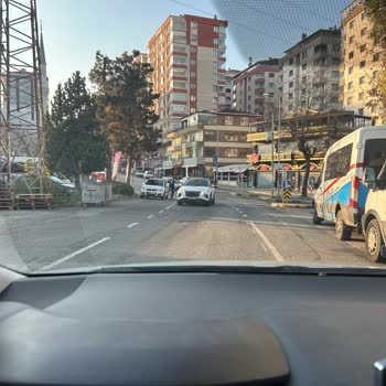 Trabzon'da Belediyelerin İlgisizliği Ve Trafik Tehlikesi