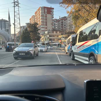 Trabzon'da Belediyelerin İlgisizliği Ve Trafik Tehlikesi