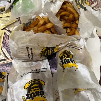 Öküz Burger Sankopark AVM'de Hayal Kırıklığı: Özensiz Paketleme Ve Bayat Ürünler