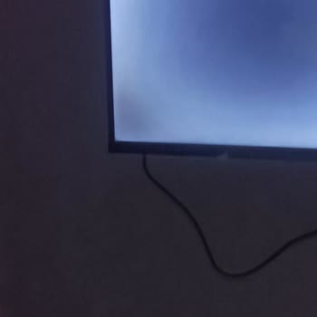 TCL TV'de Siyah Leke Sorunu Ve Servis İlgisizliği