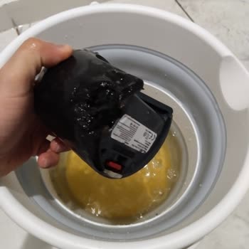 Tehlikeli Dikey Süpürge Deneyimi