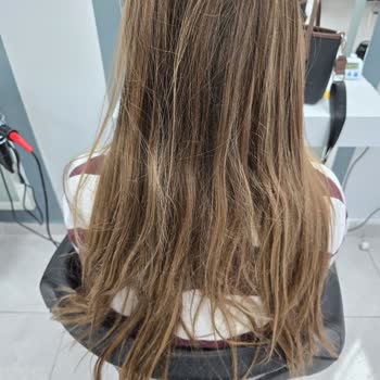 Zeynep Bor Kuaför İzmit Kumral Saçımı Turuncu Yaptı