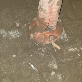 İzinsiz Kum Yığını Ve Zarar Gören Park Dubaları