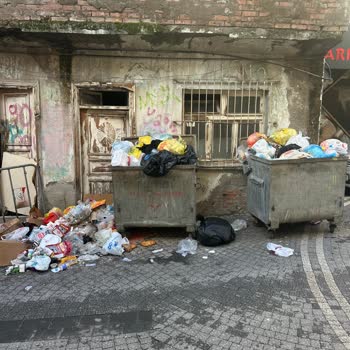Şehrin Merkezinde Çöp Sorunu