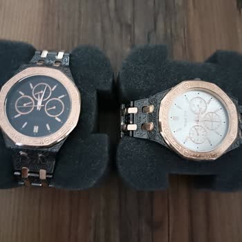 Saat. V. I. P (Instagram) Saçma Sapan Alakasız 2 Adet Saat Göndermişler