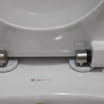 Klozet Kapağı Menteşeleri 1 Ayda Kırıldı, Garanti Kapsamı Dışında