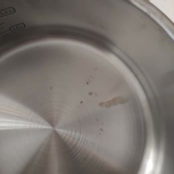 Tefal Tencere Setinde Kalıcı Lekeler Sorunu