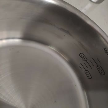 Tefal Tencere Setinde Kalıcı Lekeler Sorunu