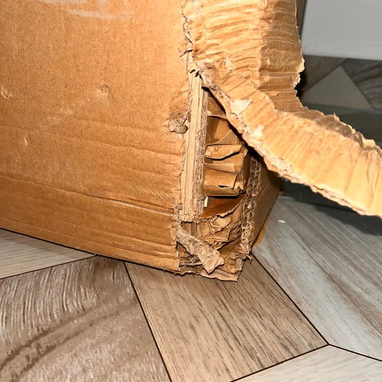 Hasarlı Ürün Teslimatı Ve İletişim Eksikliği