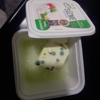 Süzme Peynirde Sağlık Tehlikesi