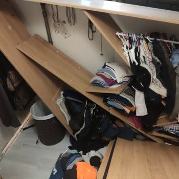 Vivense Gardırop Devrildi Ölümle Sonuçlanabilirdi