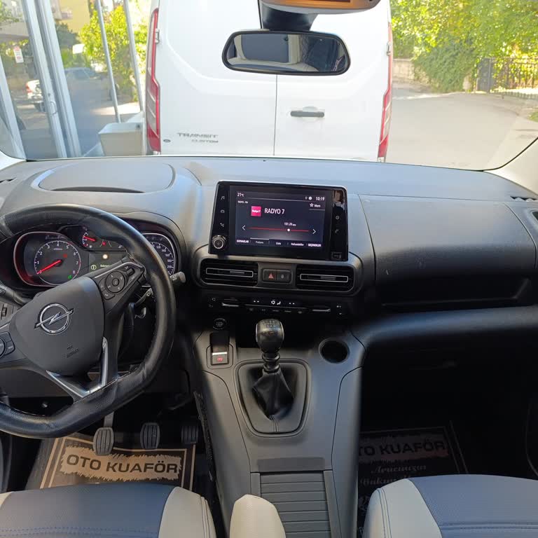 Opel Combo'da Eksik Donanım Şoku