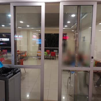 Okan Üniversitesi Yaşam Merkezi: Soğuk Ve İlgisizlik İçinde