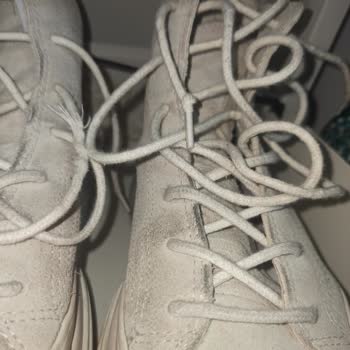 Converse Ayakkabı Bağcıklarında Kalite Sorunu