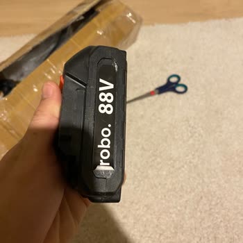 Çim Biçme Makinesi Kabusu: Arızalı Batarya Ve İade Sorunu