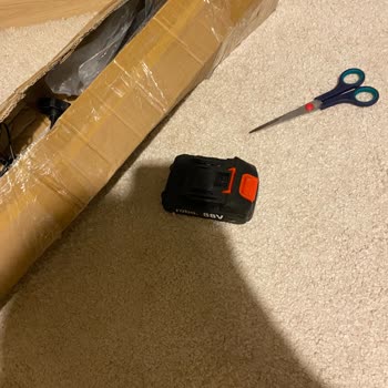 Çim Biçme Makinesi Kabusu: Arızalı Batarya Ve İade Sorunu