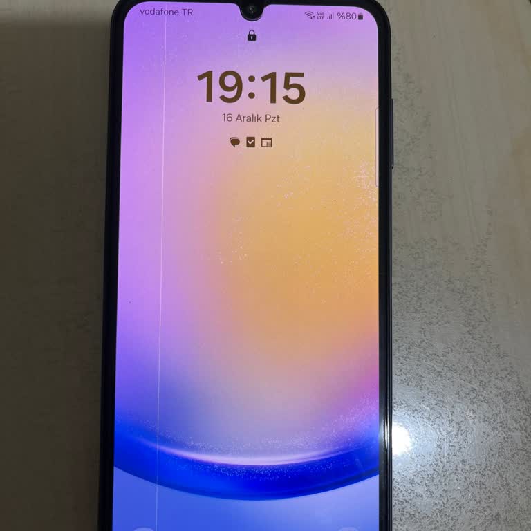 Yeni Alınan Samsung A25'te Ekran Çizgisi Sorunu