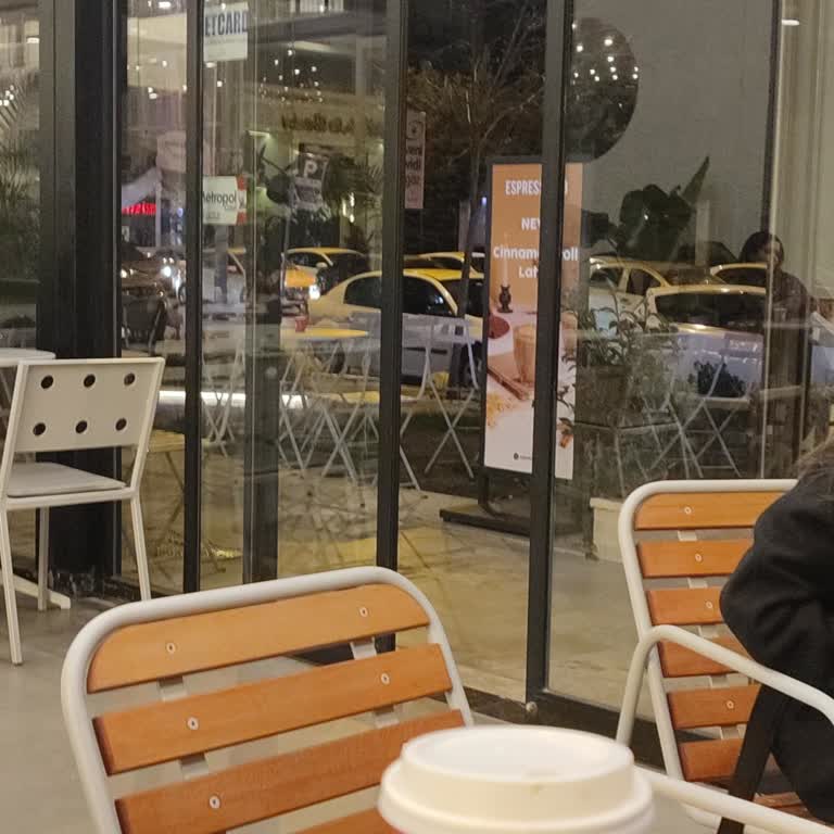 Bostancı Sahil'deki Kahve Keyfini Bozan Kapı Sorunu