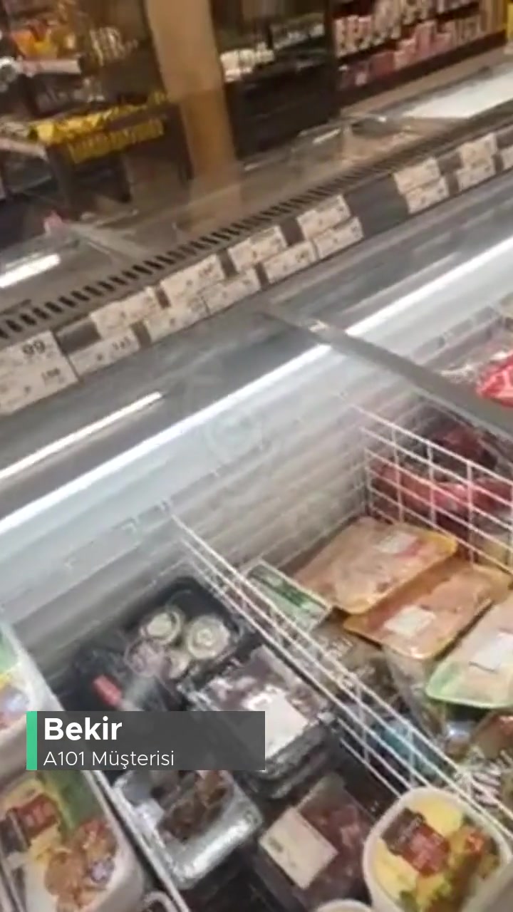 A101 Müşteri İle İlgilenmiyorlar! videonun kapak resmi