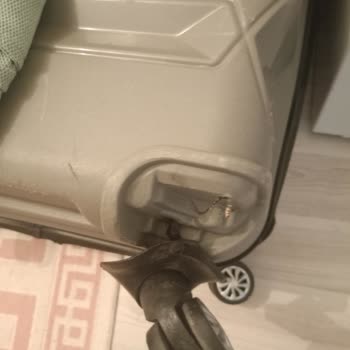 Bagaj Karmaşası Ve Kırık Valiz Sorunu