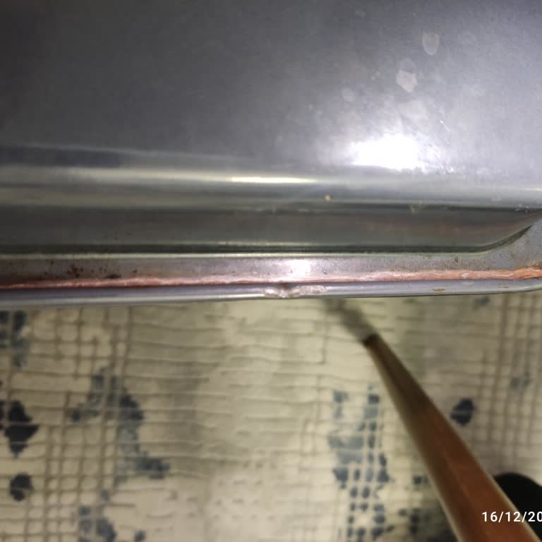 Paslanan Tepsiler Ve Yetersiz Servis Hizmeti