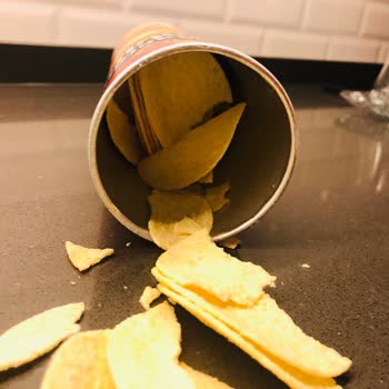 Kırık Cipsler: Beklentilerin Altında Kalan Deneyim