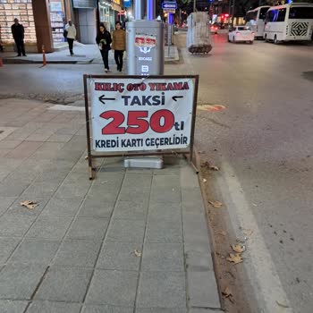 Mahalle Girişinde İzinsiz Reklam Tabelası Sorunu