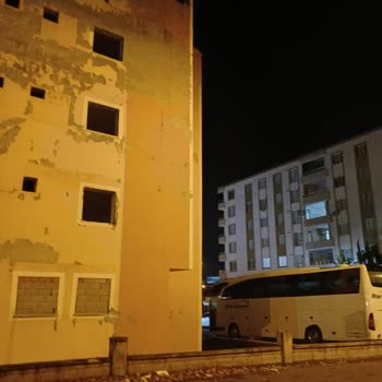 Terk Edilmiş Yurt Tehlike Saçıyor