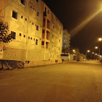 Terk Edilmiş Yurt Tehlike Saçıyor