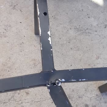 Baran Grup 32 Adet Sandalyelerin Hepsini Defolu Göndermişler