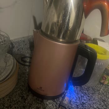 Karaca Çaycı Setinin Camı Kendiliğinden Kırıldı!