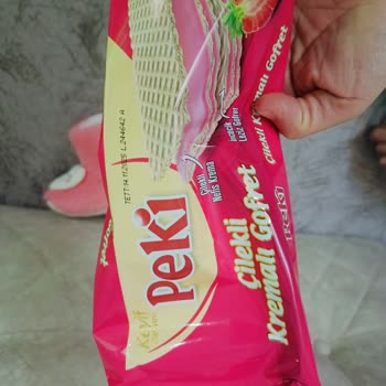 Ülker Peki Gofrette Mürekkep Gibi Lekeler!